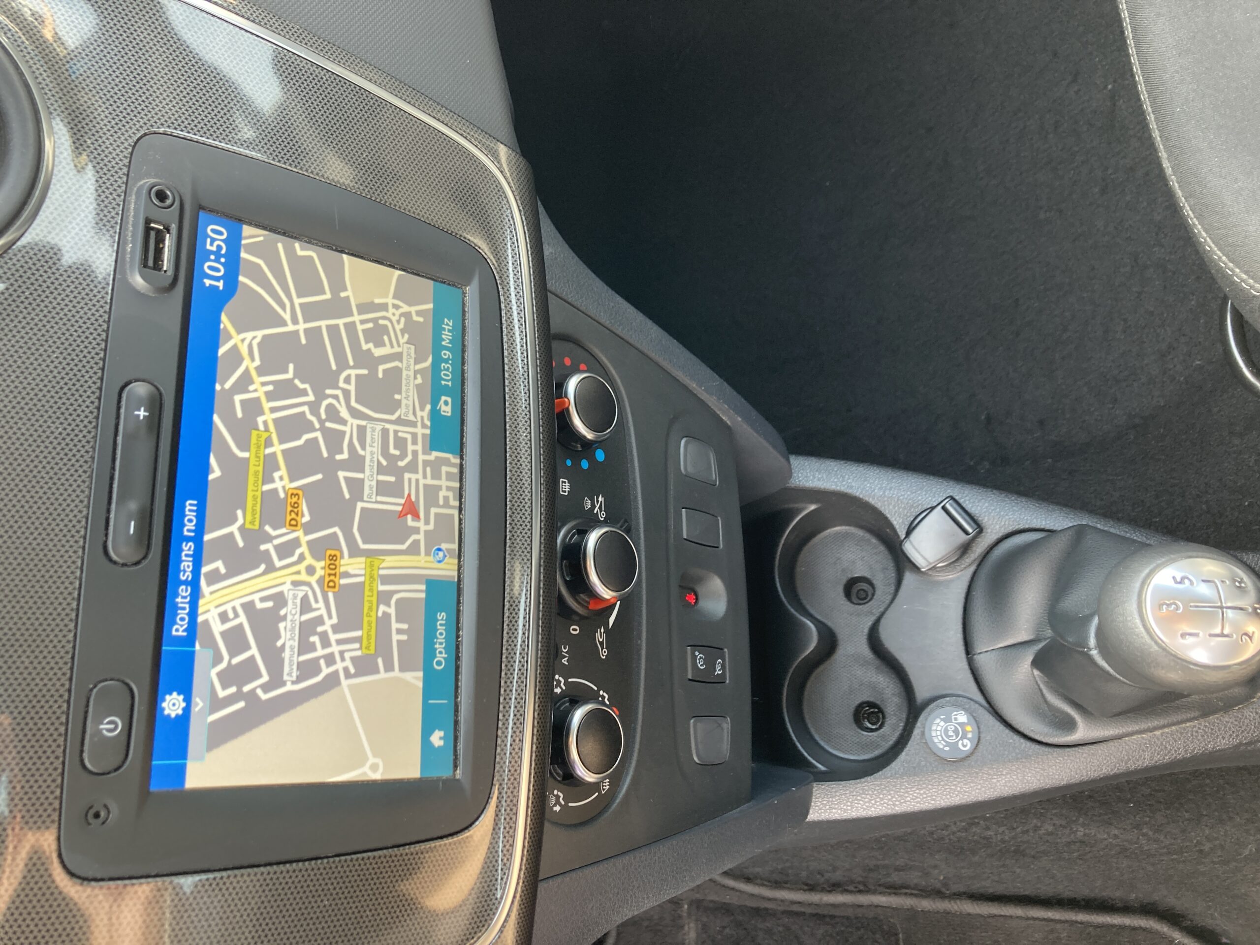 DACIA SANDERO ECO-G 100 ESSENTIEL