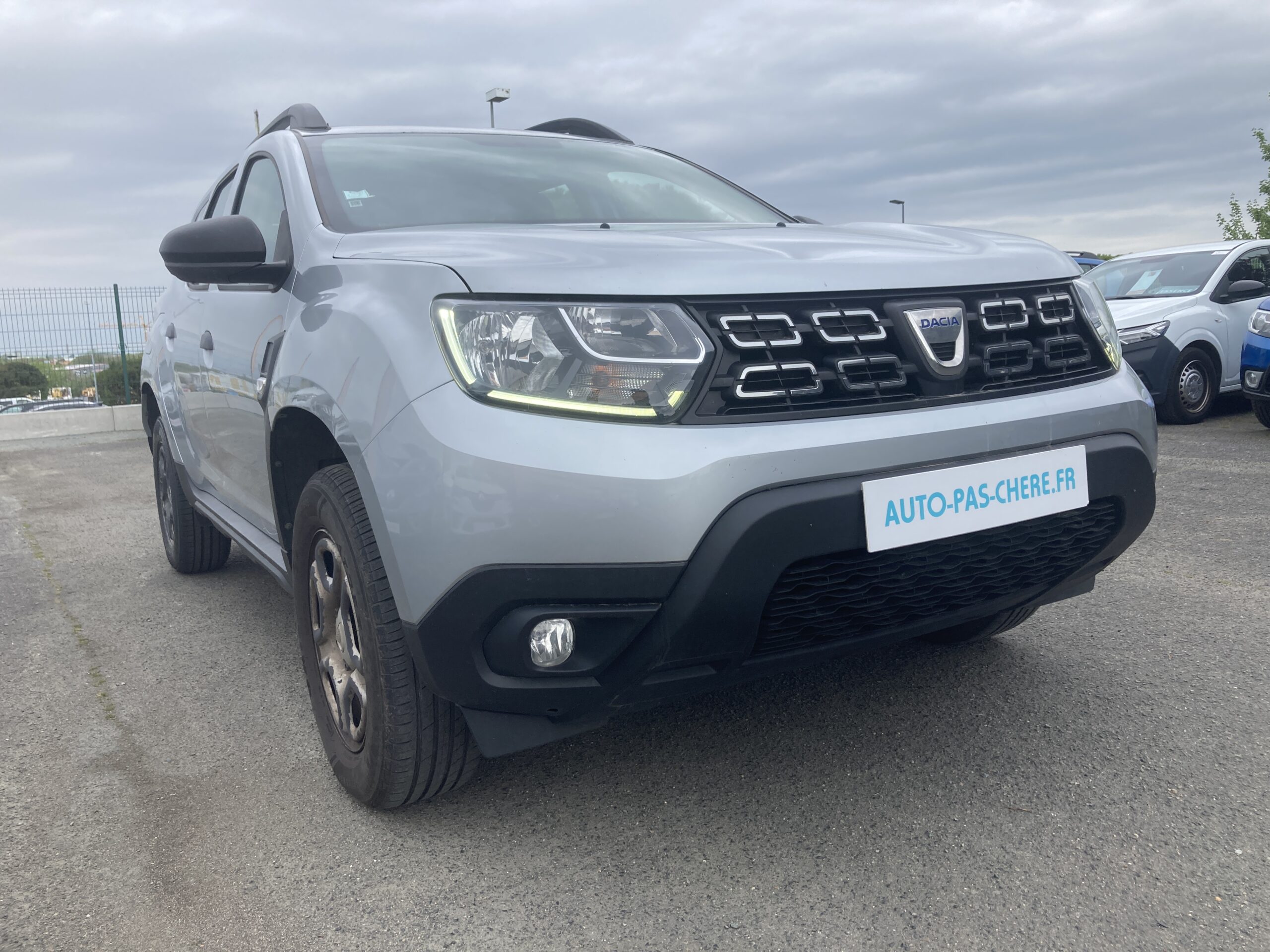 DACIA DUSTER TCE 90 FAP 4×2 ESSENTIEL