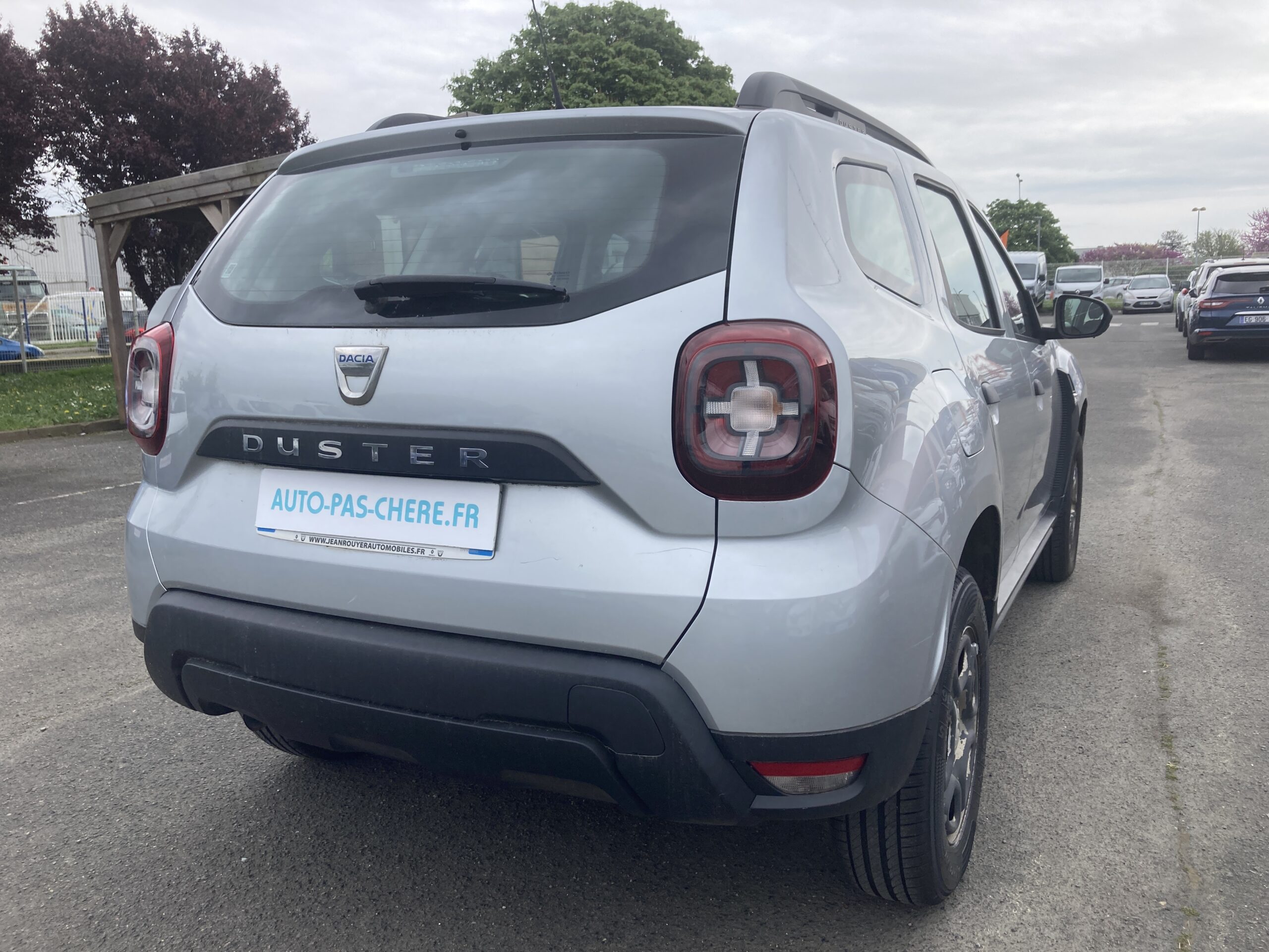 DACIA DUSTER TCE 90 FAP 4×2 ESSENTIEL