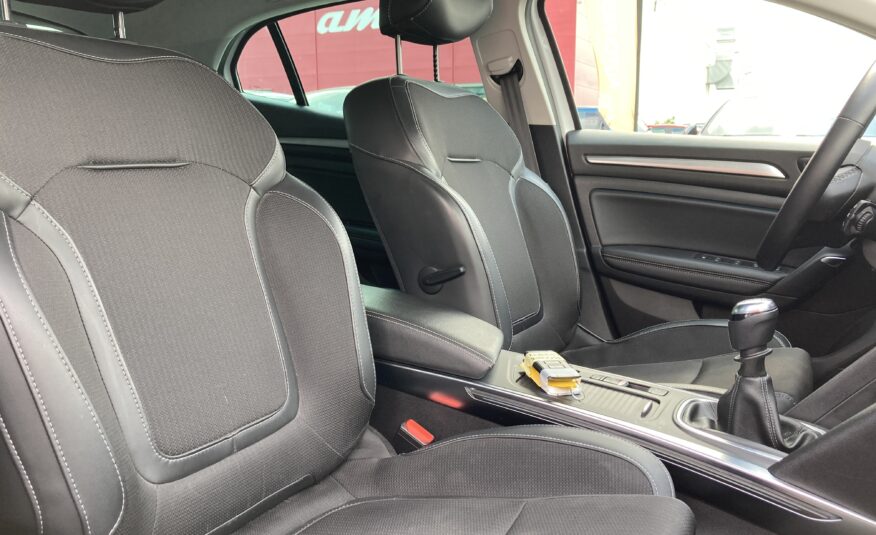 RENAULT MEGANE IV BERLINE BLUE DCI 115 INTENS