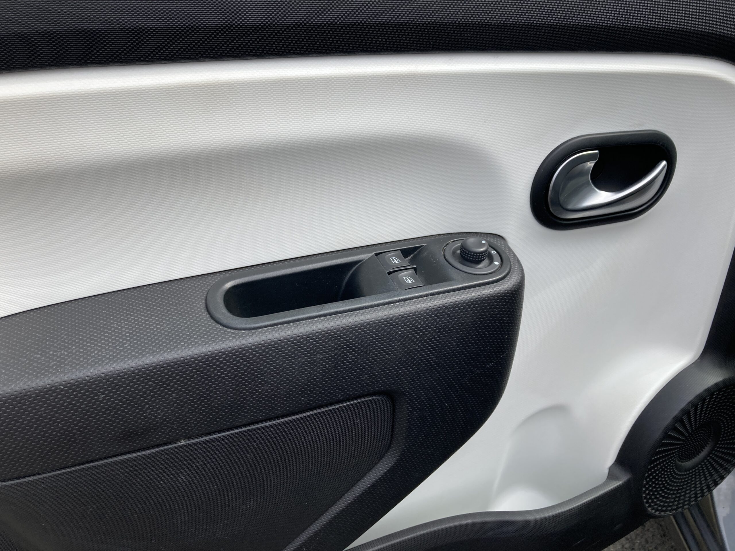 RENAULT TWINGO III 0.9 TCE 90 ENERGY INTENS