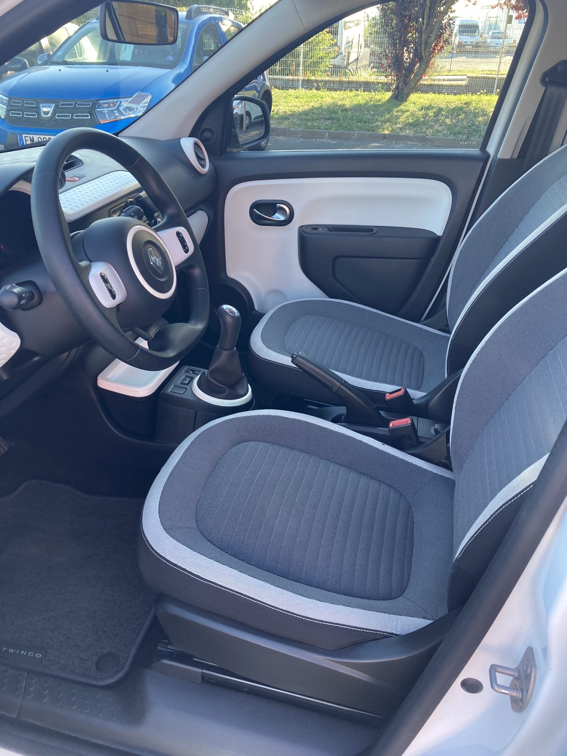 RENAULT TWINGO III 1.0 SCE 70 BC LIMITED 2017