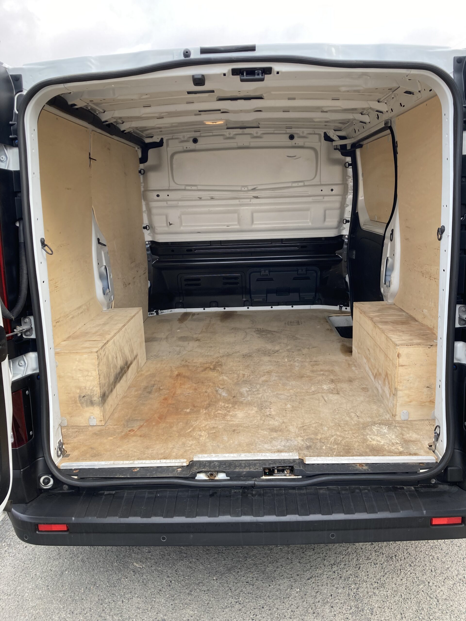 RENAULT TRAFIC FOOURGON L1H1 1200KG DCI 145 ENERGY GRAND CONFORT