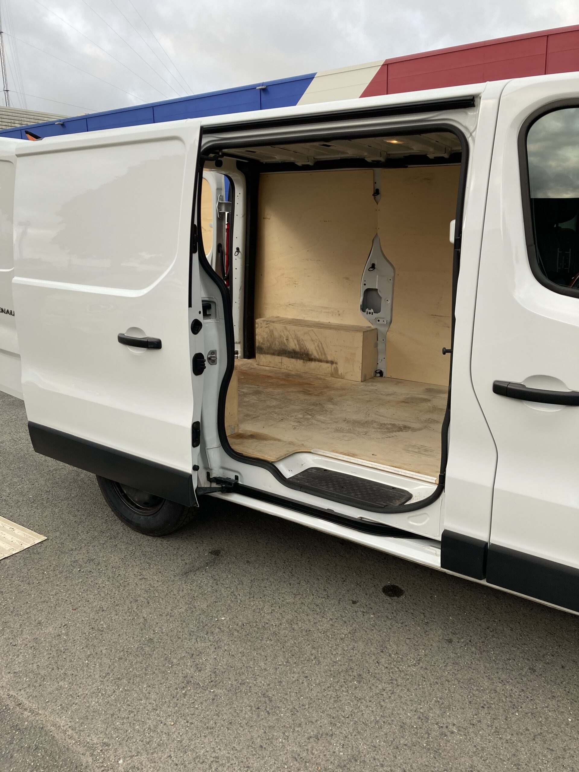 RENAULT TRAFIC FOOURGON L1H1 1200KG DCI 145 ENERGY GRAND CONFORT