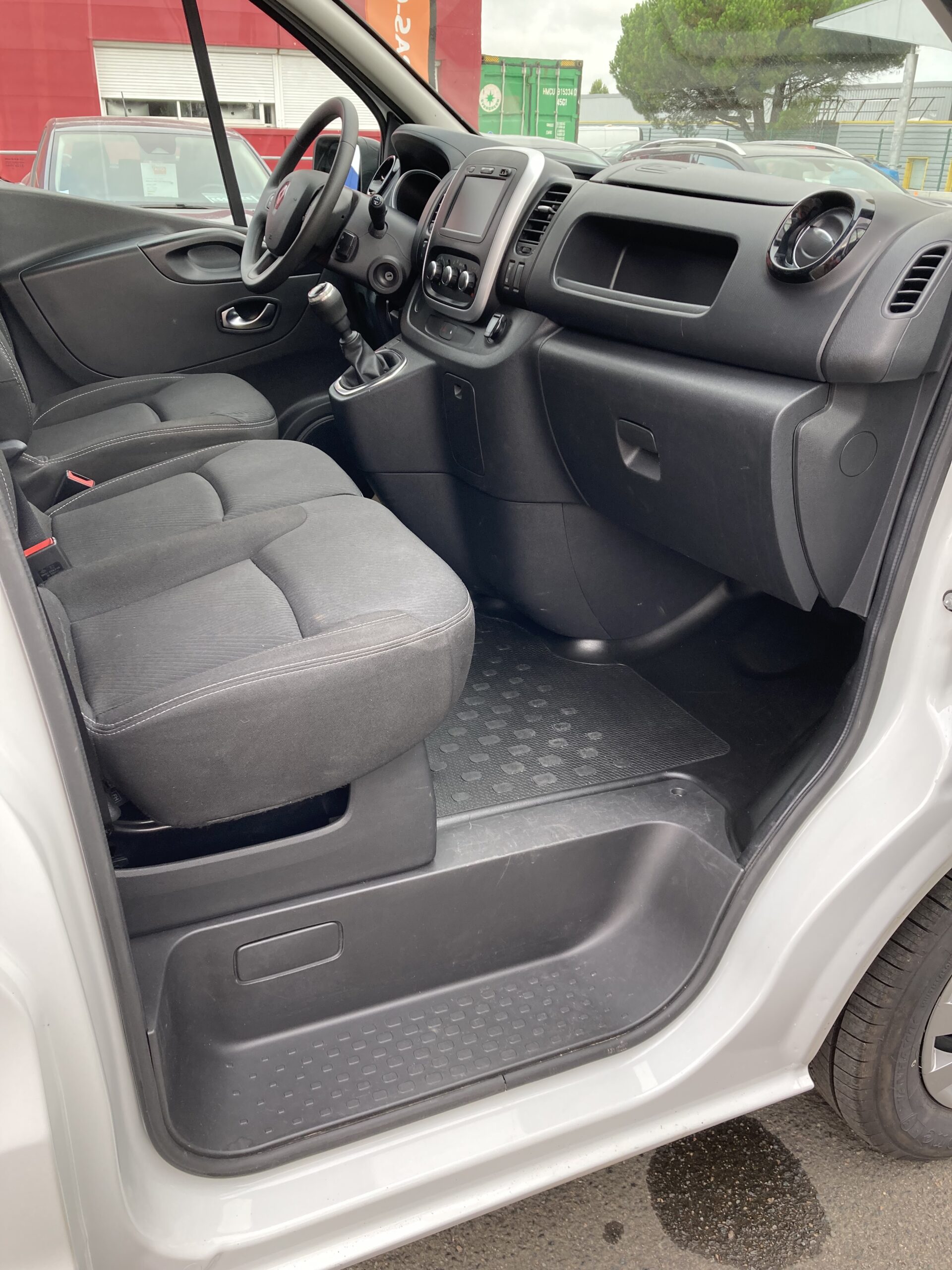 RENAULT TRAFIC FOOURGON L1H1 1200KG DCI 145 ENERGY GRAND CONFORT