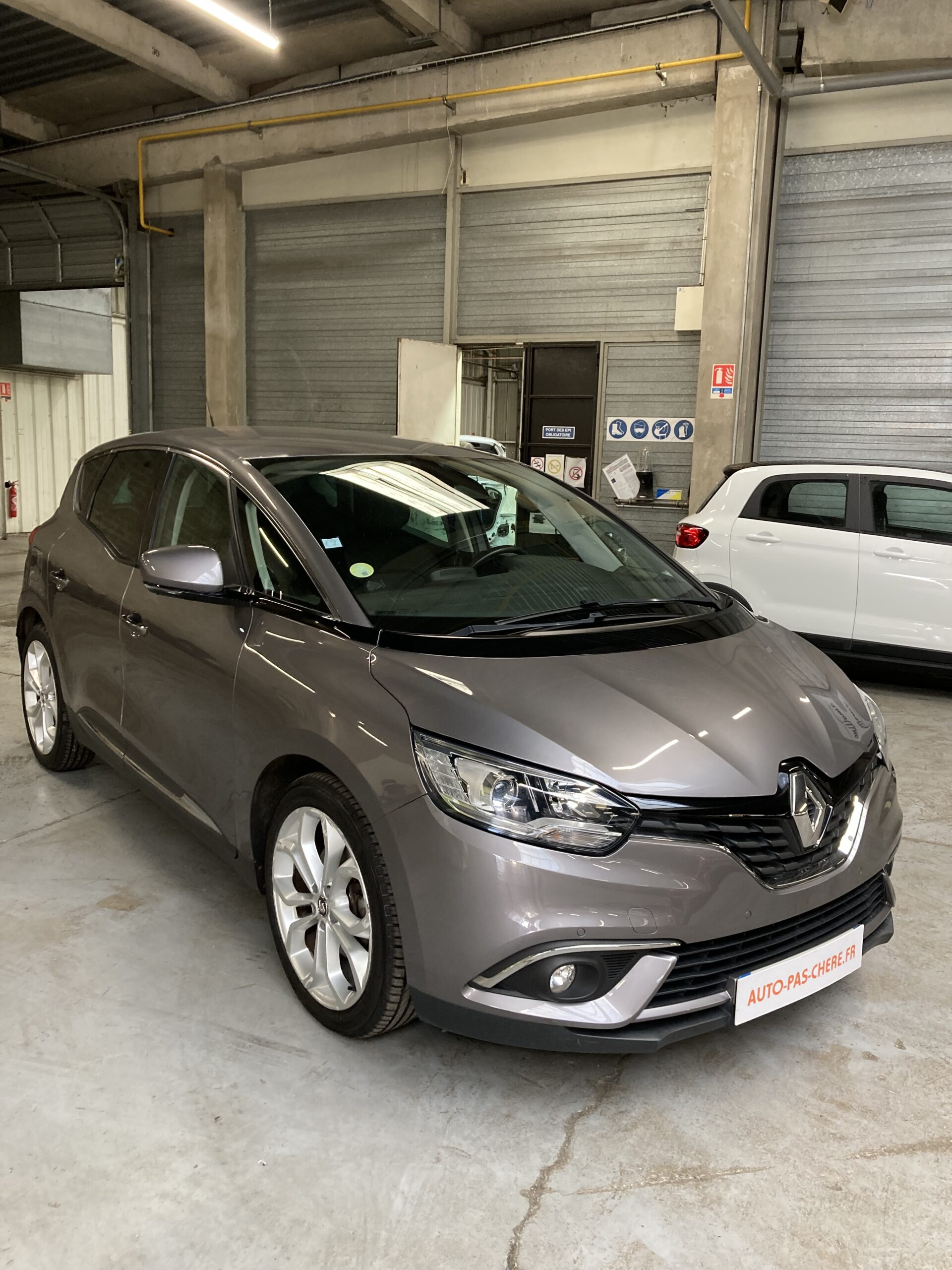 RENAULT SCENIC IV BLUE DCI 120 BUSINESS