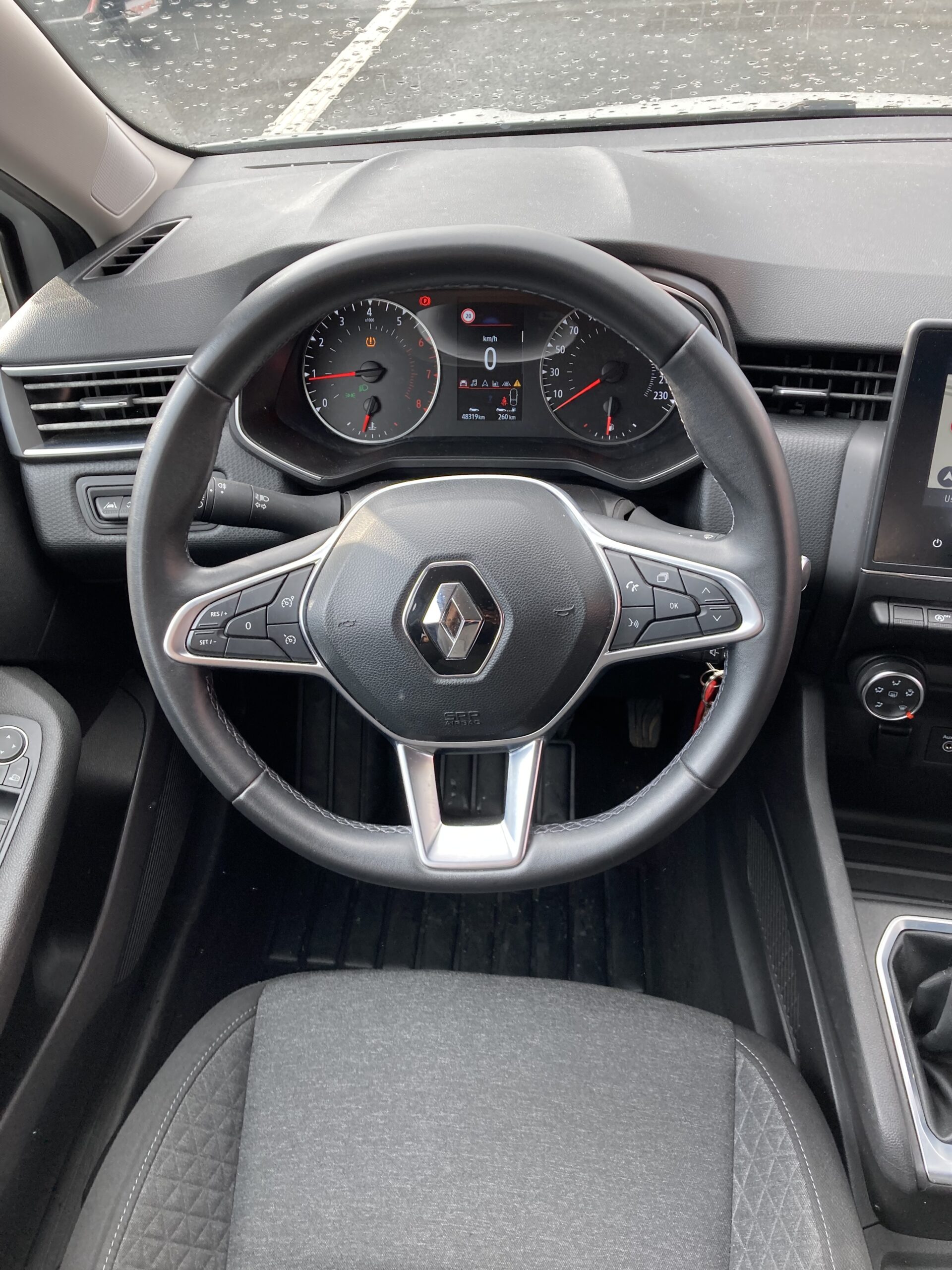 RENAULT CLIO V TCE 100 BUSINESS