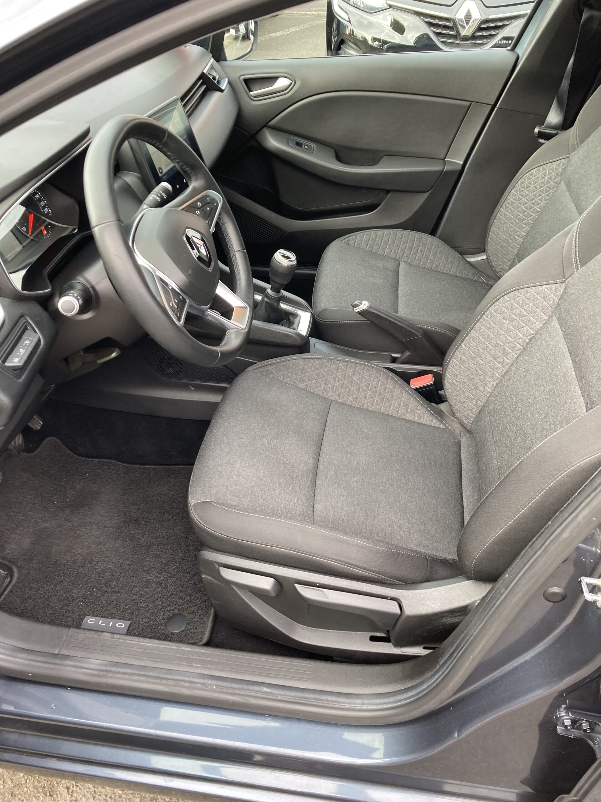 RENAULT CLIO V BLUE DCI 85 BUSINESS