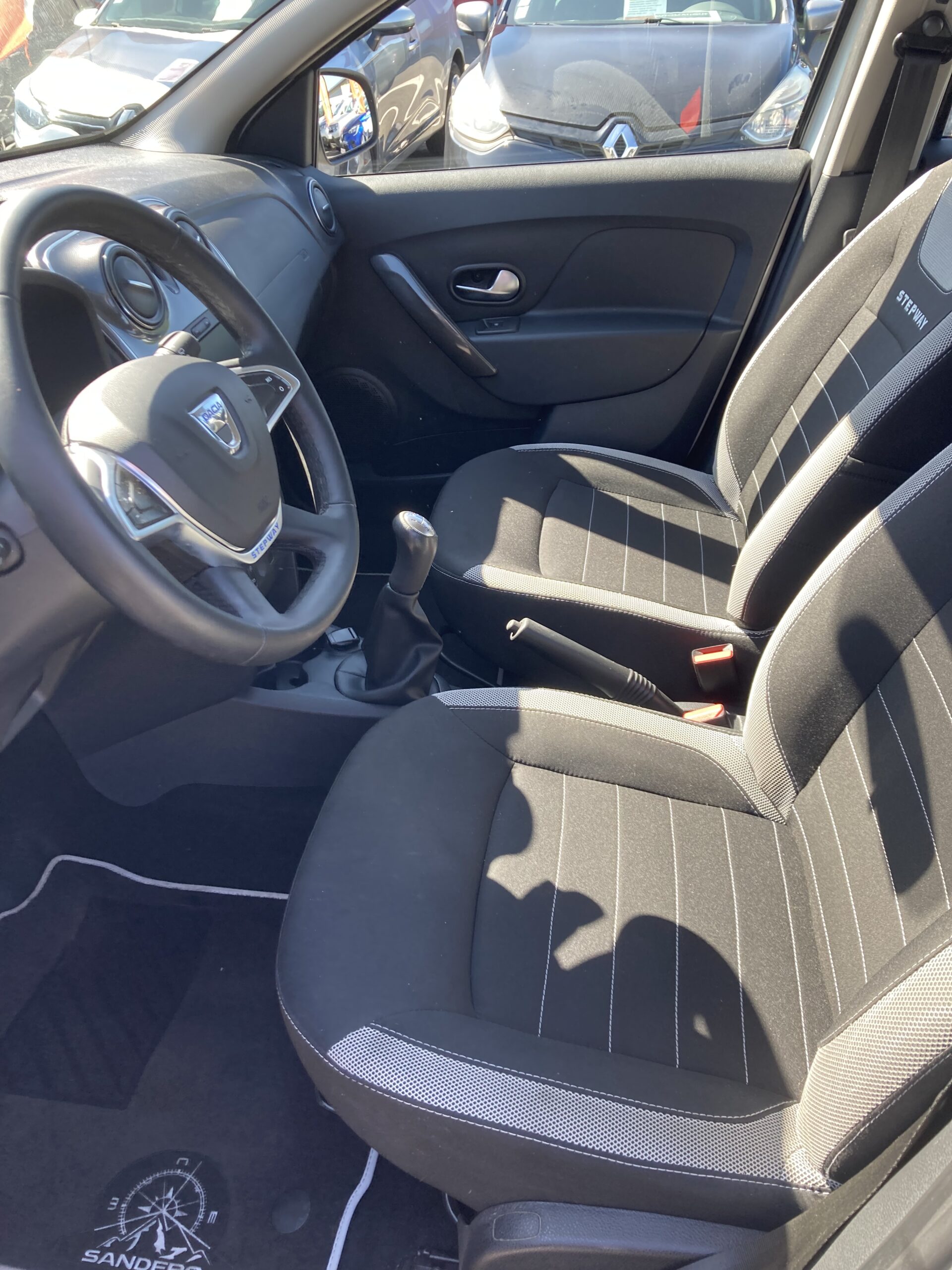 DACIA SANDERO BLUE DCI 95 STEPWAY