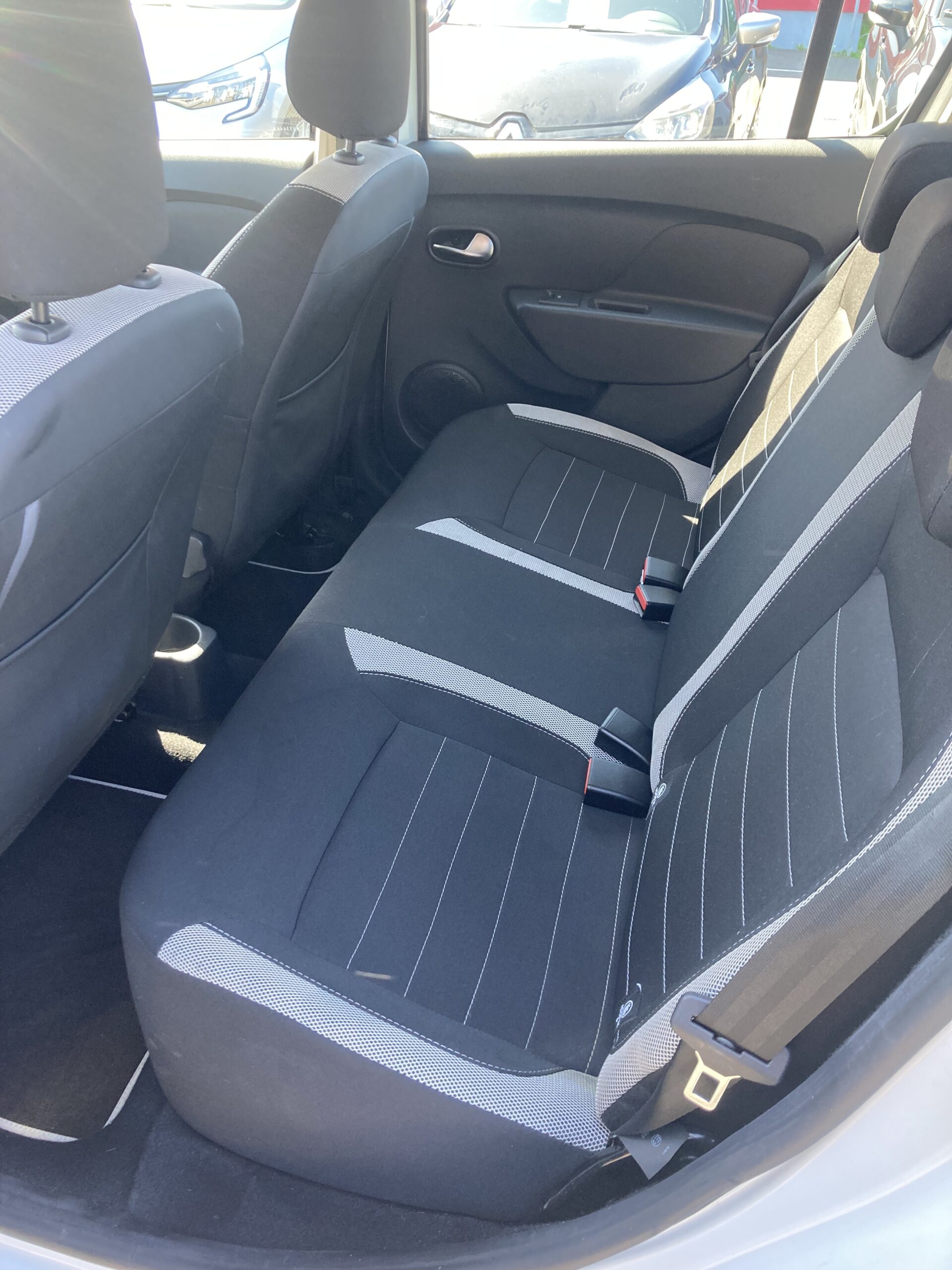 DACIA SANDERO BLUE DCI 95 STEPWAY